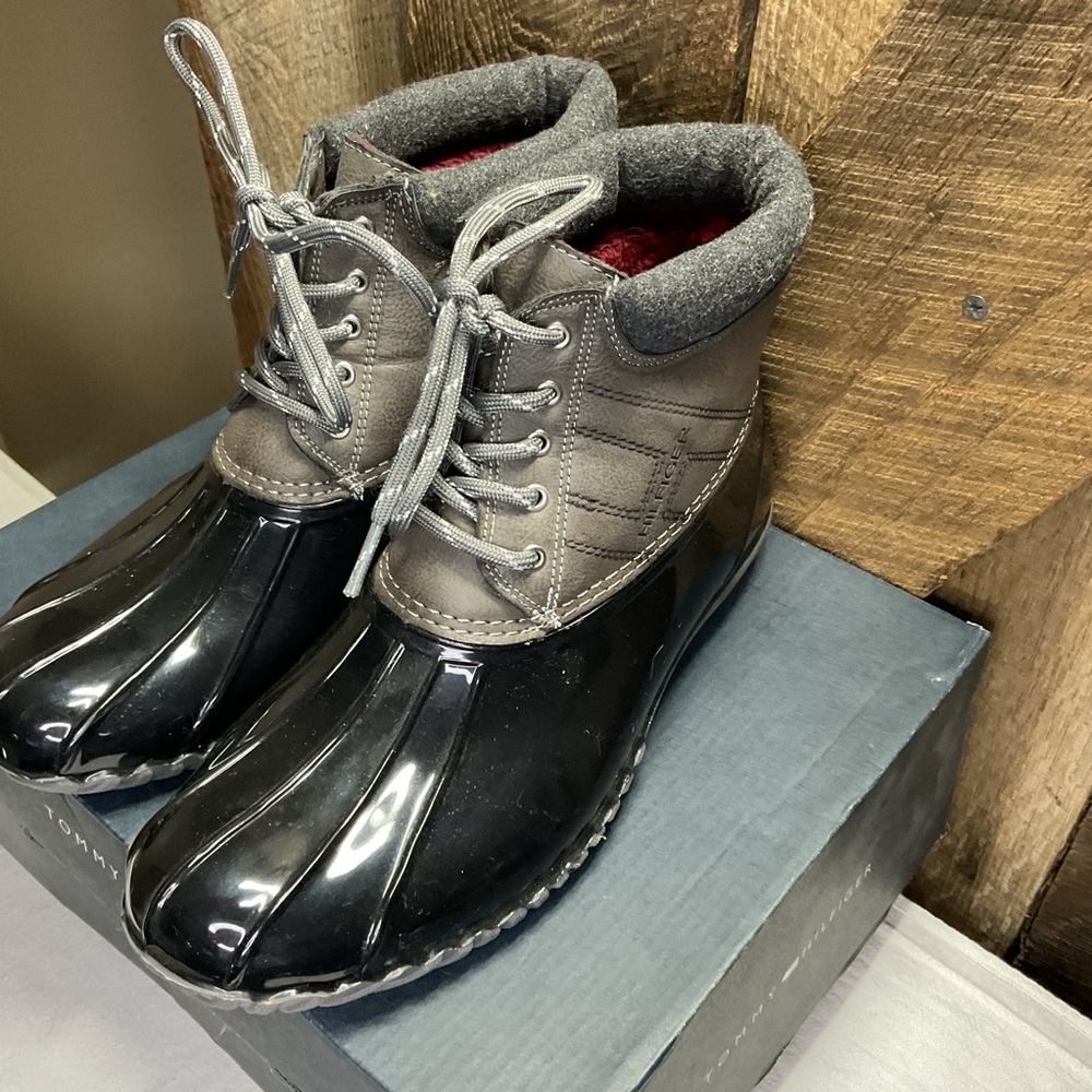 Tommy Hilfiger Womens Henree 2 Duck Boots Stylish & Comfy Size 9 Black/Gray - Picture 7 of 10